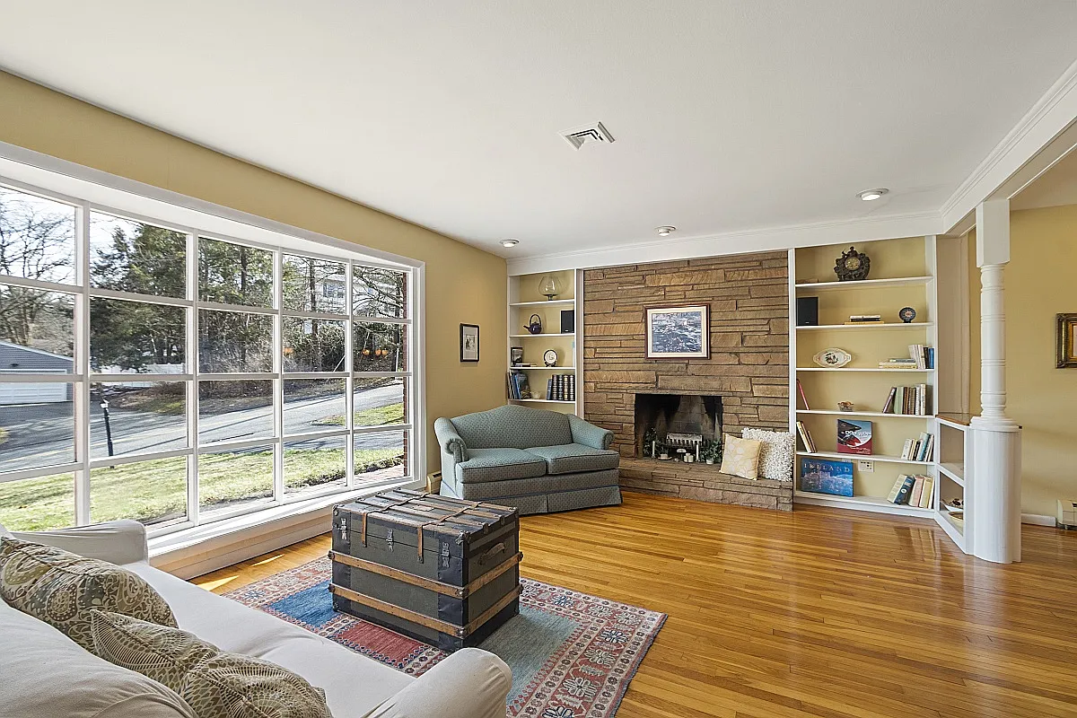 3 bed, 2060 sqft, $2,795 — Photo 1