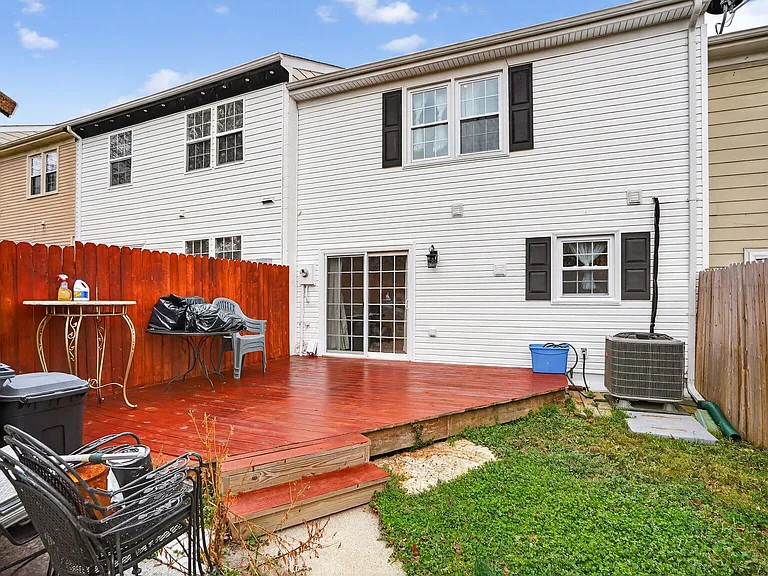 12306 Woodlawn Ct — Photo 16