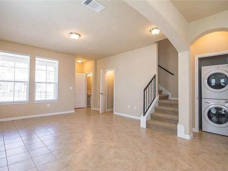 517 Katmai Cir — Photo 25