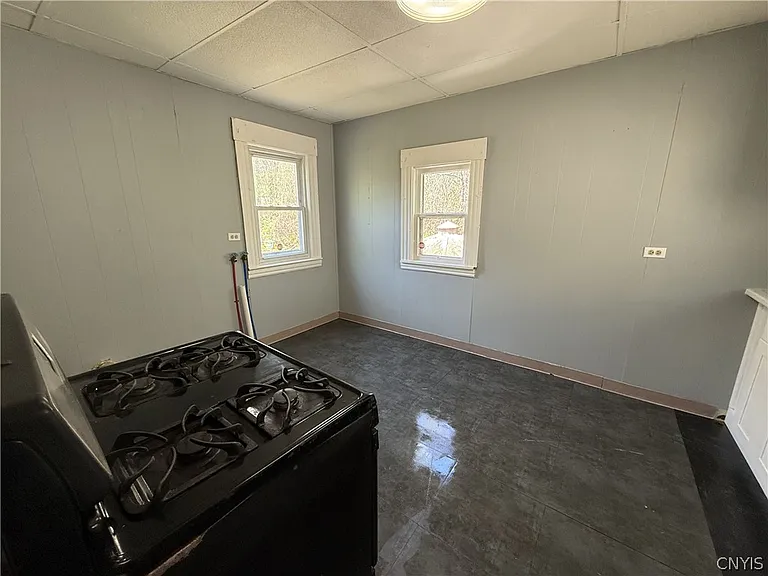 154 Seeley Ave — Photo 12