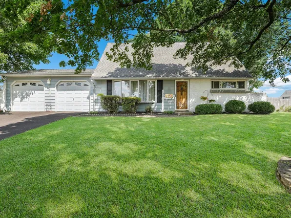 34 Cotton Rd, Levittown, PA 19057