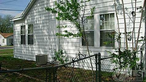 3rd image of 919 S Rogers St
