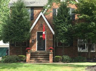 1755 Oakmount Rd, South Euclid, OH 44121