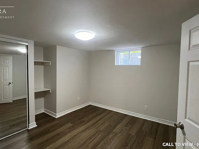 433 Crerar Ave #2 — Photo 5