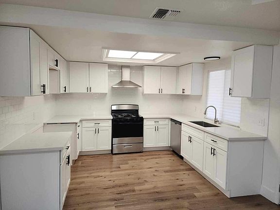 3rd image of 18626 Ridgedale Dr