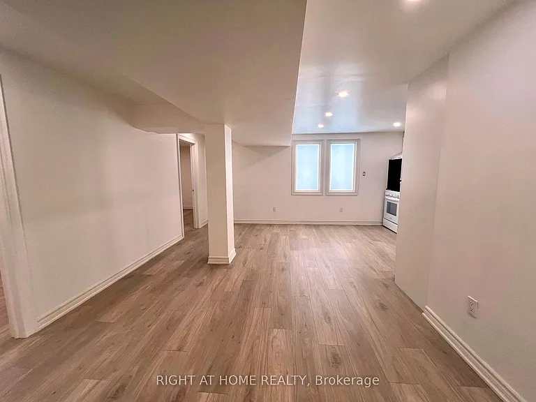 99 Ascalon Dr — Photo 8
