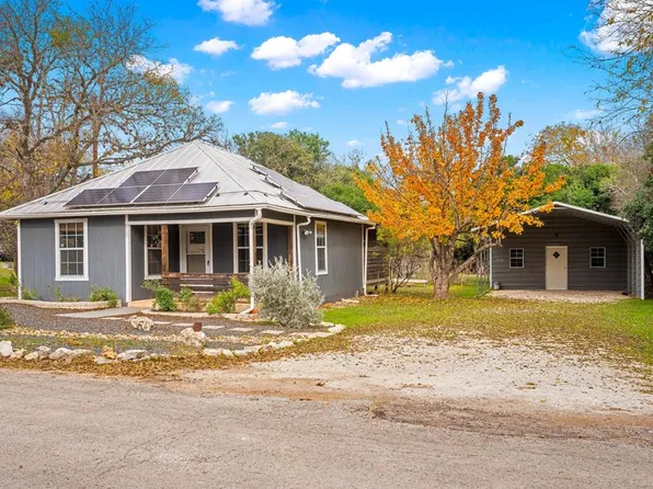 810 14th St, Bandera, TX 78003