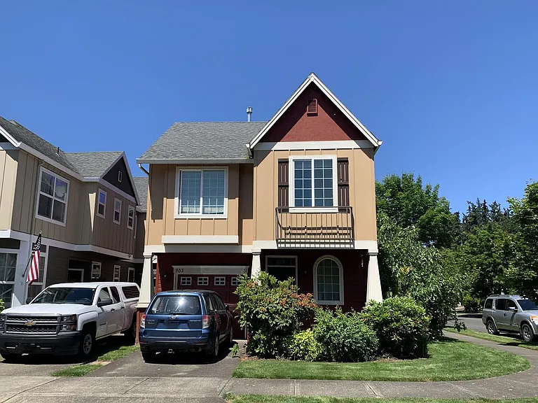 903 SE Elina Ave — Photo 2