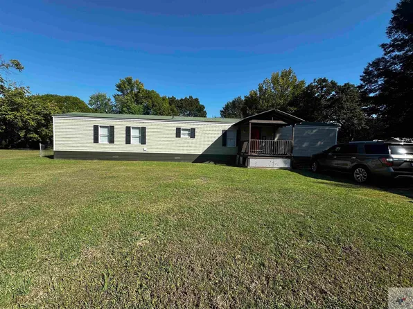 216 Main St, Maud, TX 75567