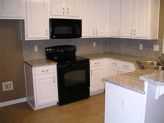 3rd image of 2740 Dacula Cove Cir