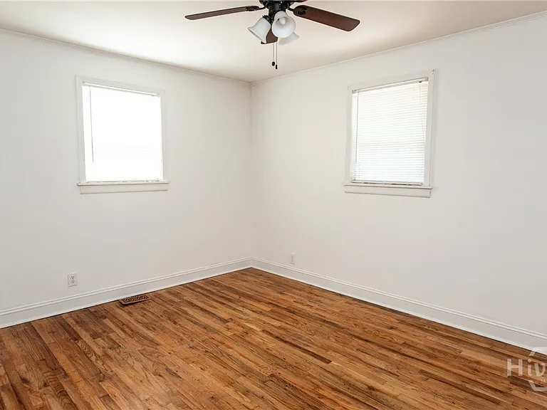 130 Magnolia St — Photo 10