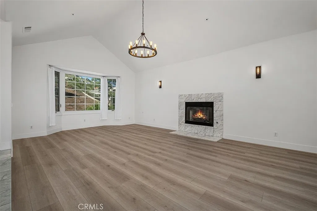7 bed, 5587 sqft, $14,000 — Photo 4