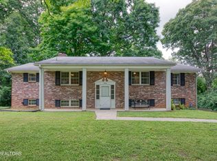 5904 Grove Park Rd, Knoxville, TN 37918