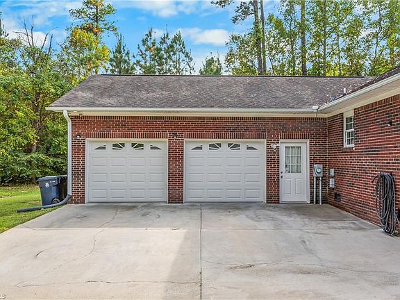 5th image of 715 Archdale Dr