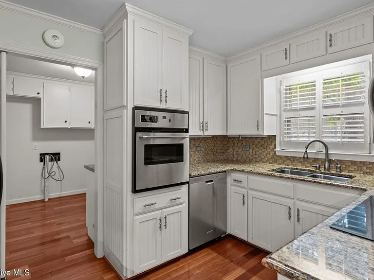 503 Scotland Ave — Photo 10