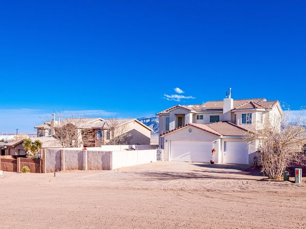916 Monterrey Rd NE, Rio Rancho, NM 87144
