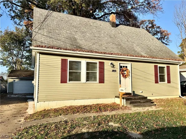 2856 Merriweather St NW, Warren, OH 44485