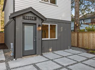 10704 19th Ave NE, Seattle, WA 98125