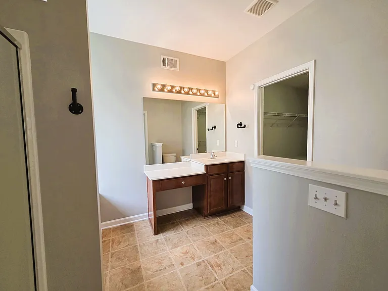 4213 Longfellow Dr — Photo 15