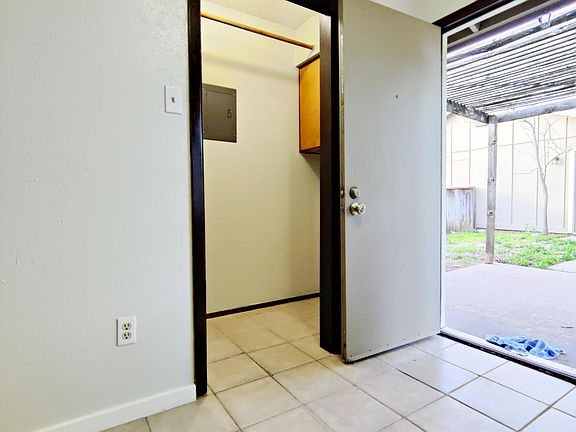 3rd image of 1430 W Braker Ln #A