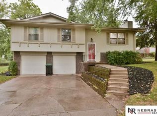 14806 Parker Plz, Omaha, NE 68154