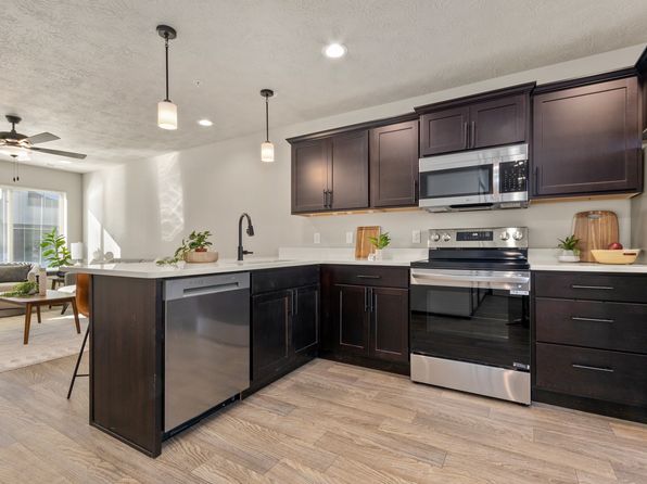 2701 E Hazelnut St #2705-22