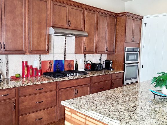 2nd image of 2908 Casalon Cir