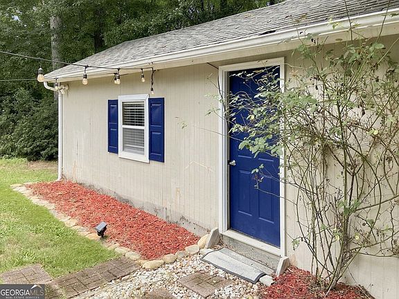 3rd image of 900 Willow Springs Ct