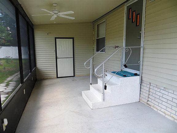 3rd image of 429 S Greenway Dr