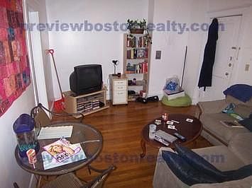 2nd image of 11 Scottfield Rd #L6