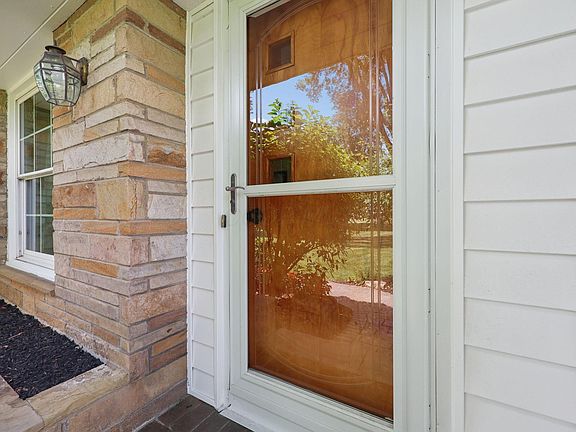 4th image of 1635 Reyn New Albany Rd