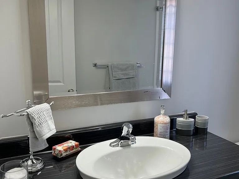 628 Park Ave — Photo 101