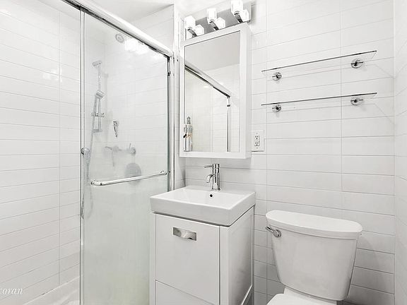 4th image of 228 E 81st St APT 6B