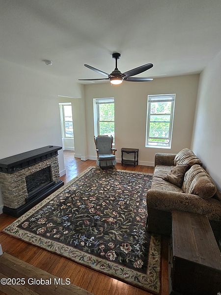 4th image of 762 Eastern Avenue