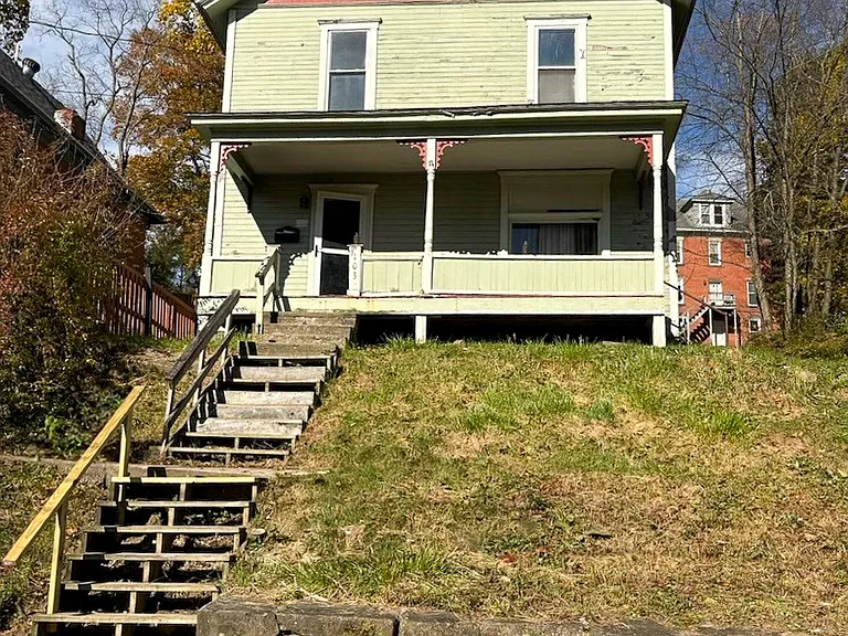 103 S Pickering St — Photo 1