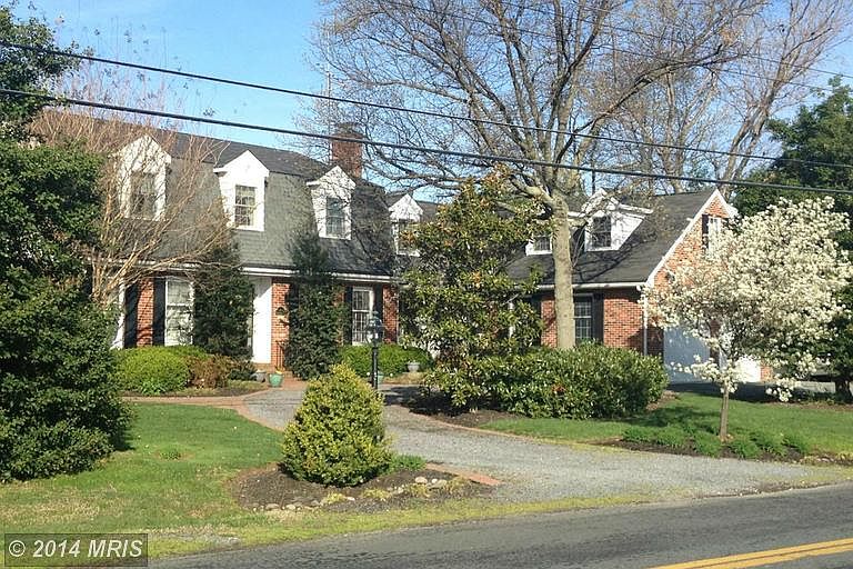 1st image of 1406 Queen Anne Dr