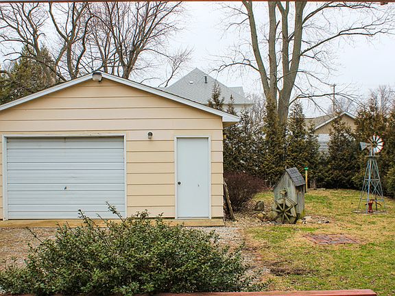 2nd image of 602 E Houghton St
