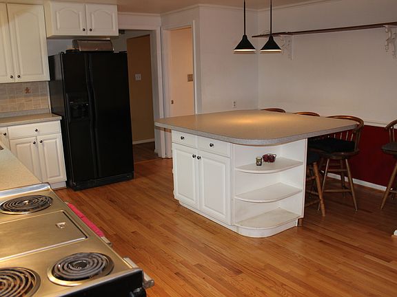 5th image of 9829 Whetstone Dr