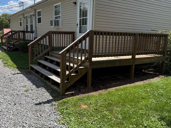 263 Washington St, Alderson, WV 24910