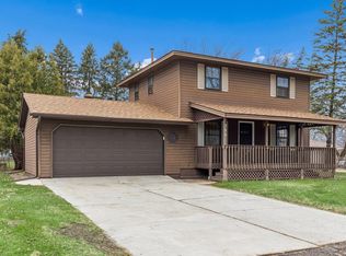 325 107th Ave NE, Blaine, MN 55434