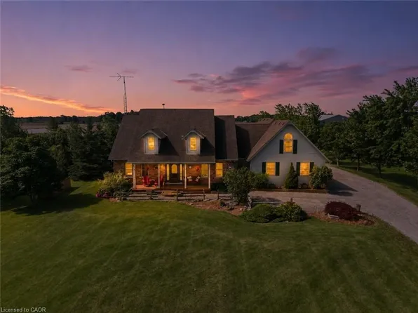 98 Smith Rd, Hamilton, ON L8J 2Z3