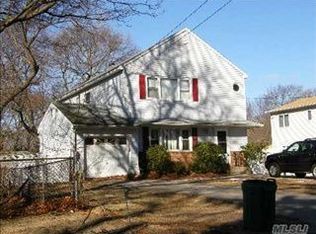 36 N Washington Ave, Centereach, NY 11720
