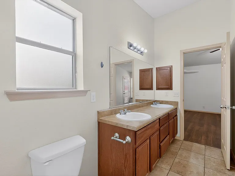 2304 Honey Dew St — Photo 21