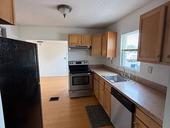 2nd image of 353 East St #1