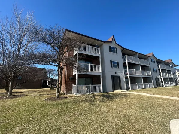 169 Gregory St APT 13, Aurora, IL 60504