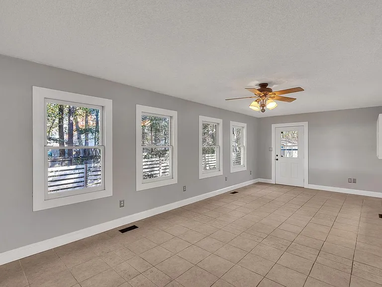 107 Dockside Dr — Photo 5