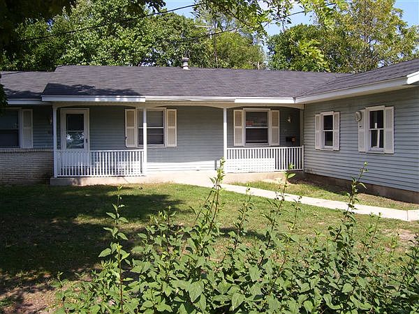 823_fountain_outside