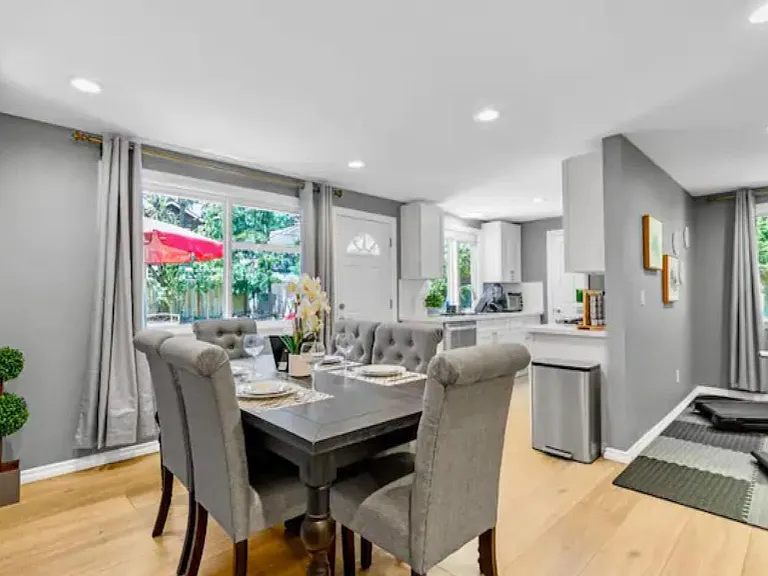 113th Pl NE — Photo 7