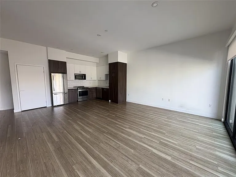 Maya Apartments at 535 Kingsley Dr in Los Angeles — Photo 39