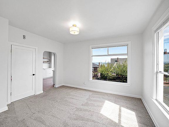 4th image of 616 N C St #2